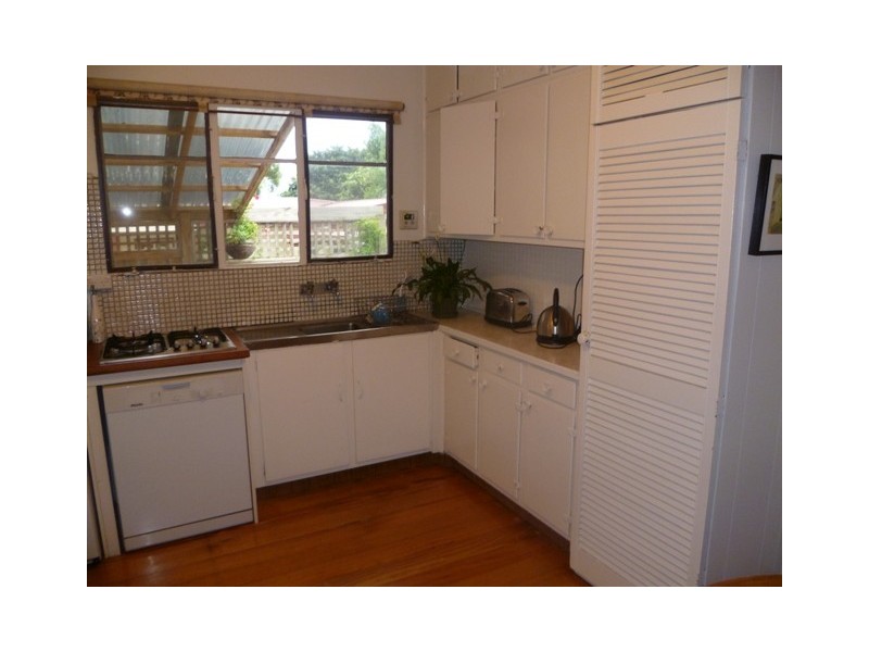 1/2 Laha Crescent, Preston VIC 3072