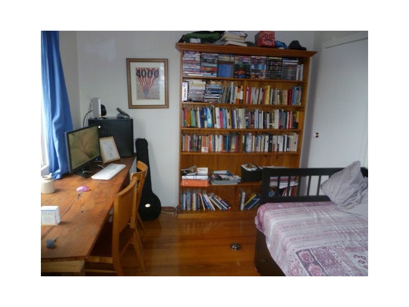 1/2 Laha Crescent, Preston VIC 3072