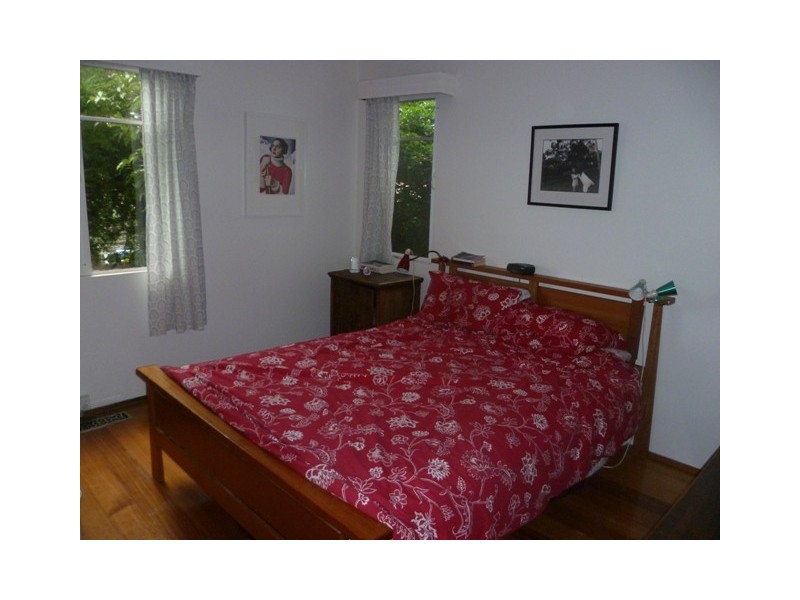 1/2 Laha Crescent, Preston VIC 3072