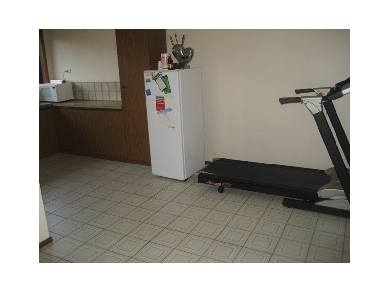 2/88B Henty Street, Reservoir VIC 3073