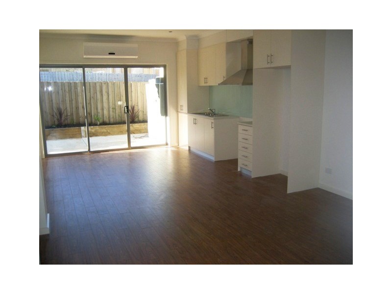 2A Moore Street, Reservoir VIC 3073