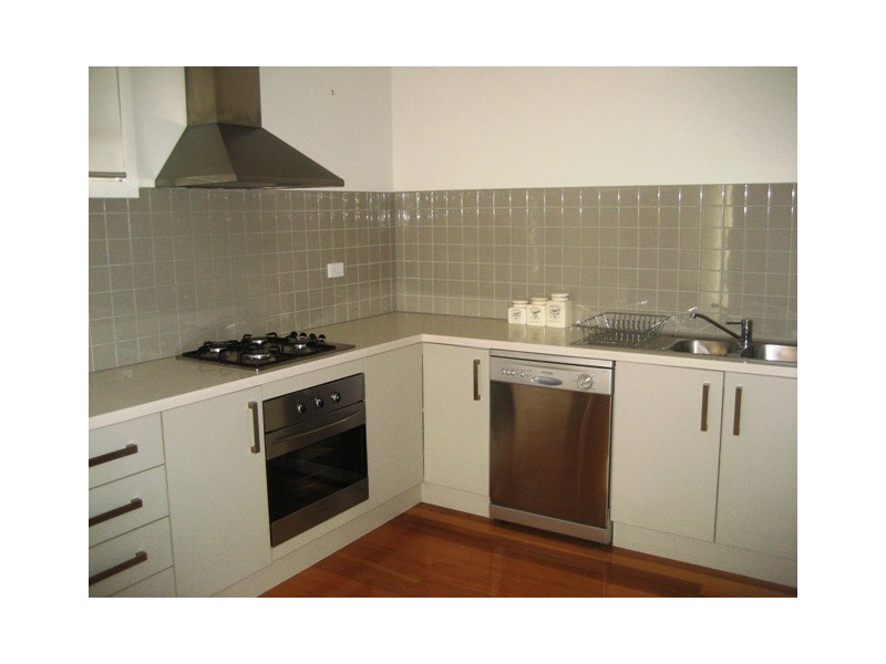 2/1 Kelsby Street, Reservoir VIC 3073