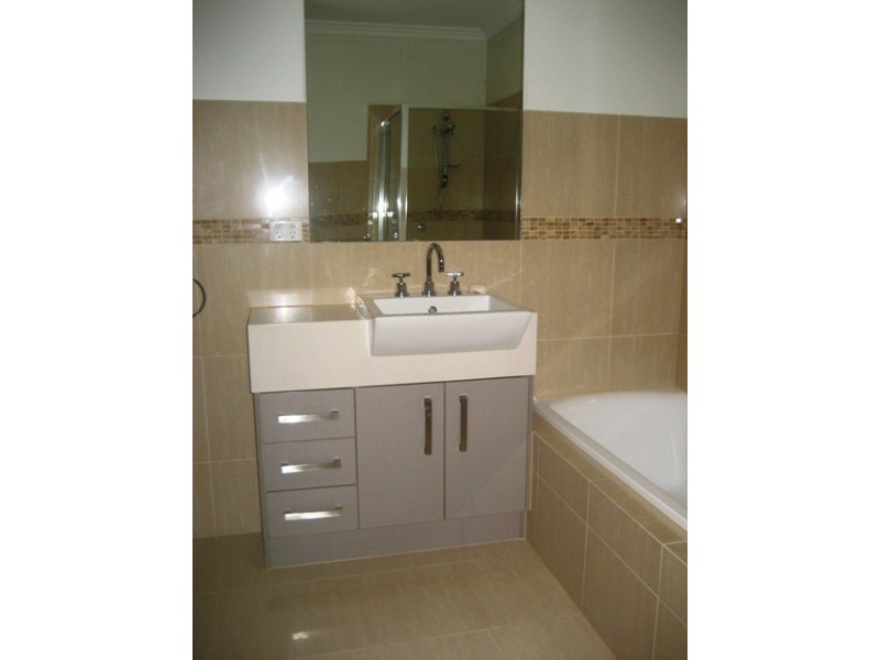 2/1 Kelsby Street, Reservoir VIC 3073