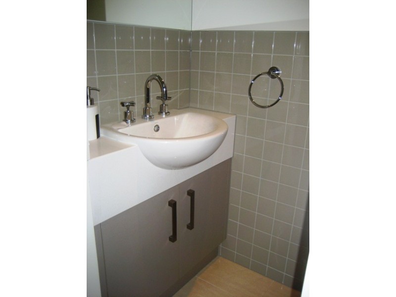 2/1 Kelsby Street, Reservoir VIC 3073