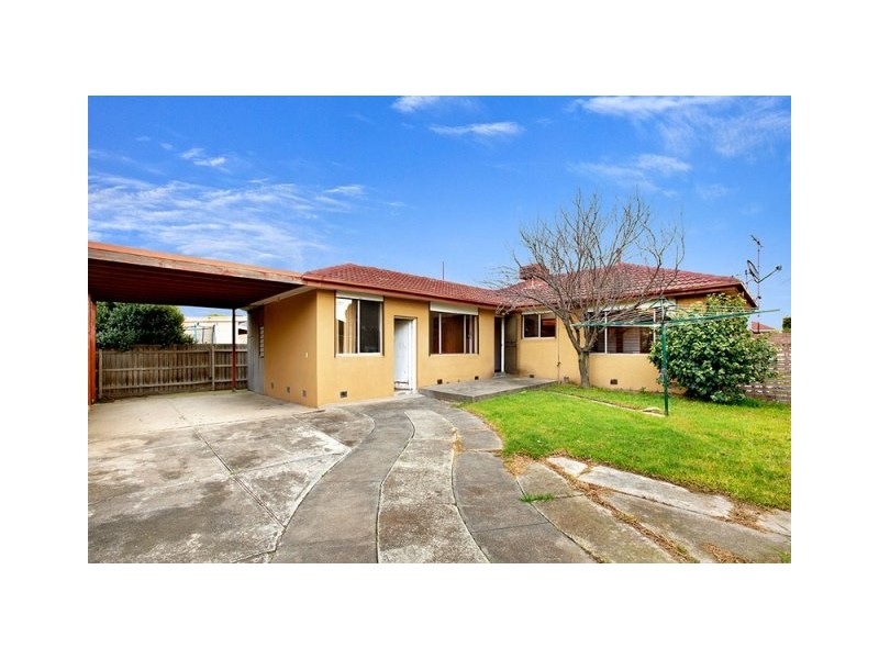 2 Churchill Avenue, Reservoir VIC 3073