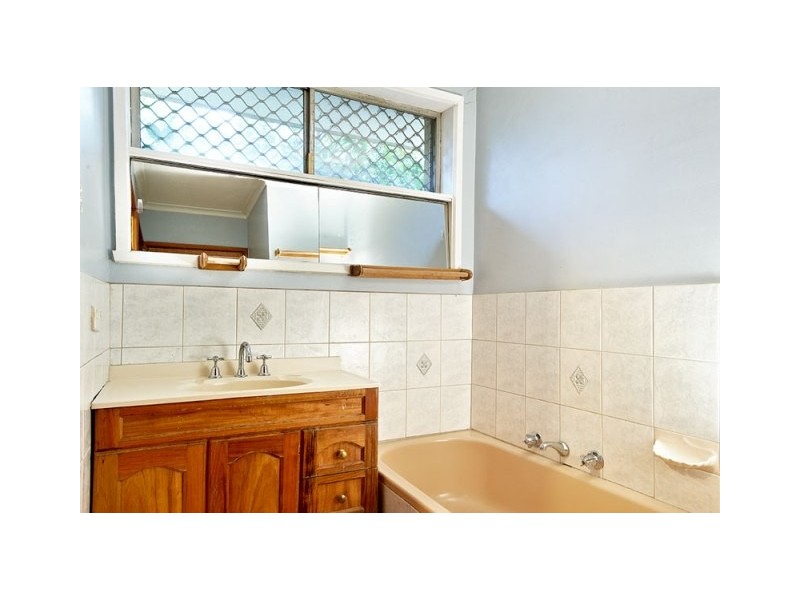 2 Churchill Avenue, Reservoir VIC 3073