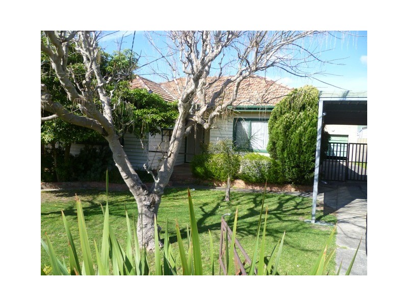 33 Crookston Road, Reservoir VIC 3073