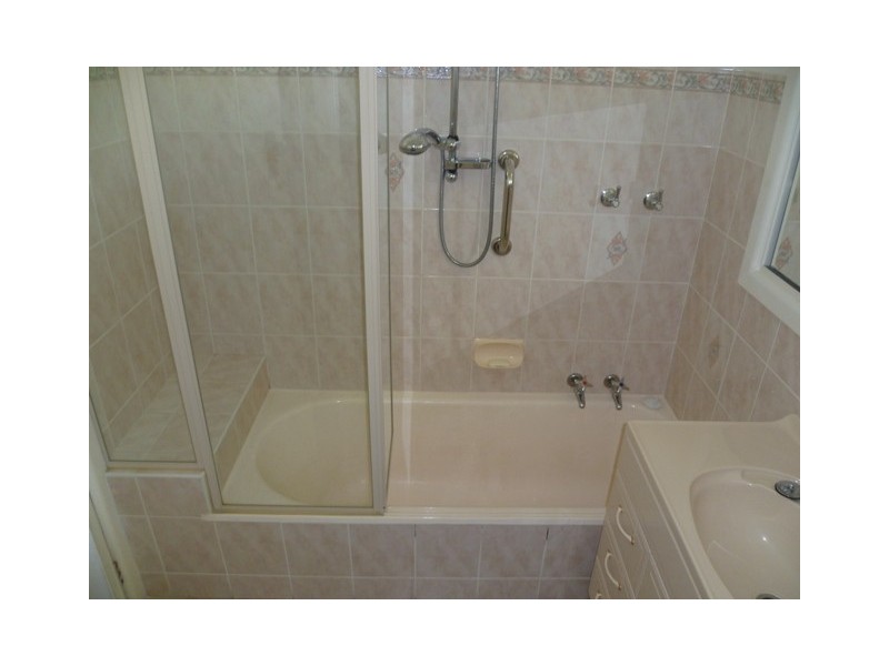 33 Crookston Road, Reservoir VIC 3073