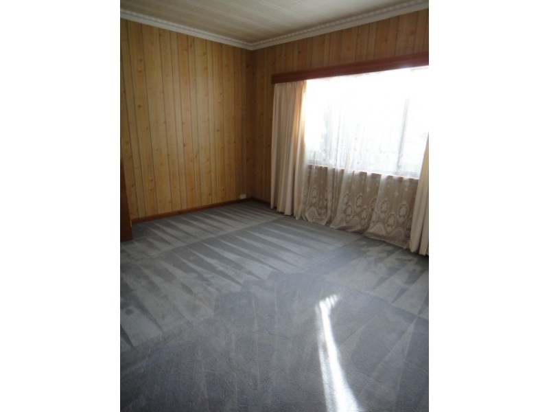 33 Crookston Road, Reservoir VIC 3073