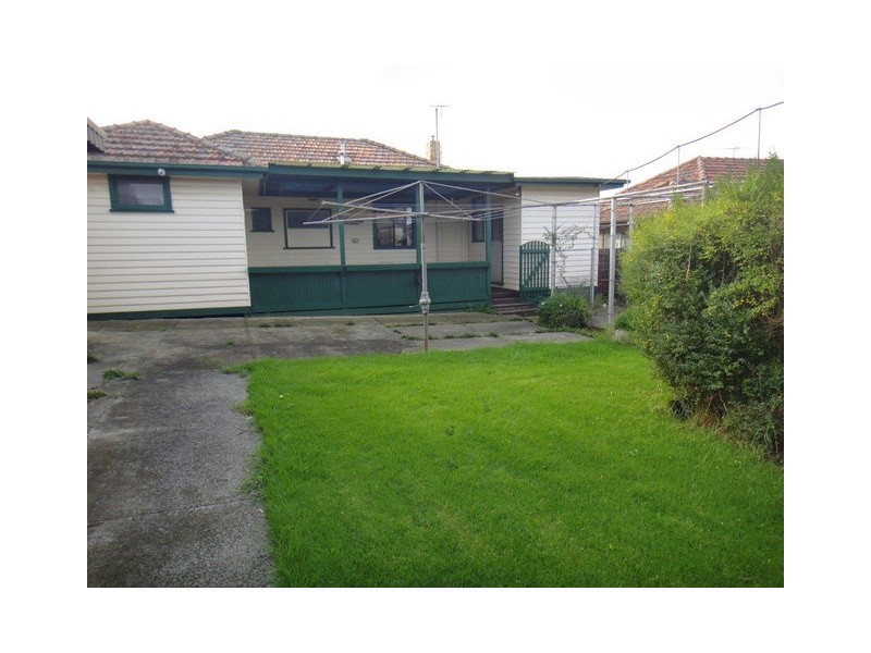 33 Crookston Road, Reservoir VIC 3073