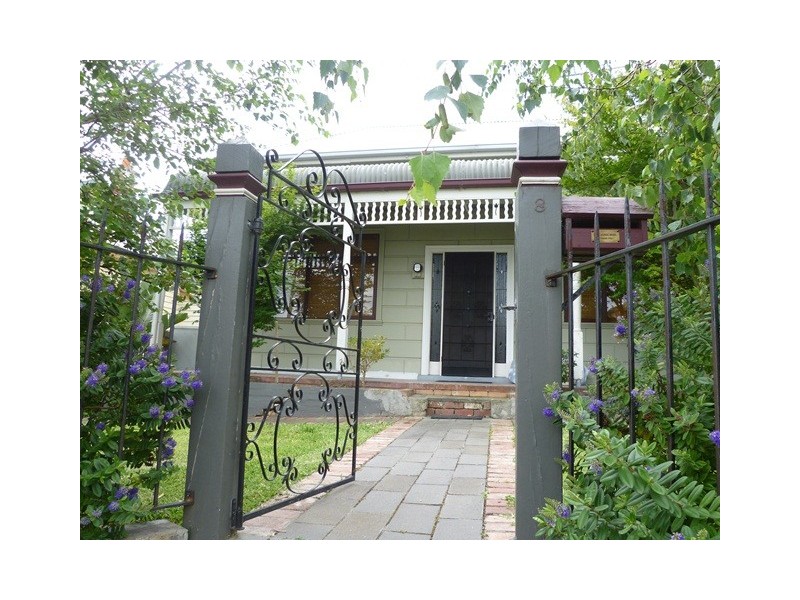 8 Crawley Street, Reservoir VIC 3073