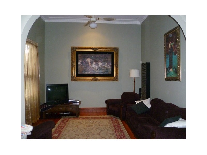 8 Crawley Street, Reservoir VIC 3073
