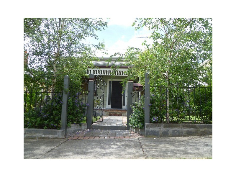 8 Crawley Street, Reservoir VIC 3073