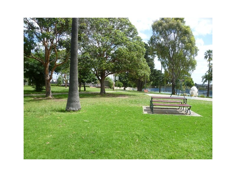 8 Crawley Street, Reservoir VIC 3073