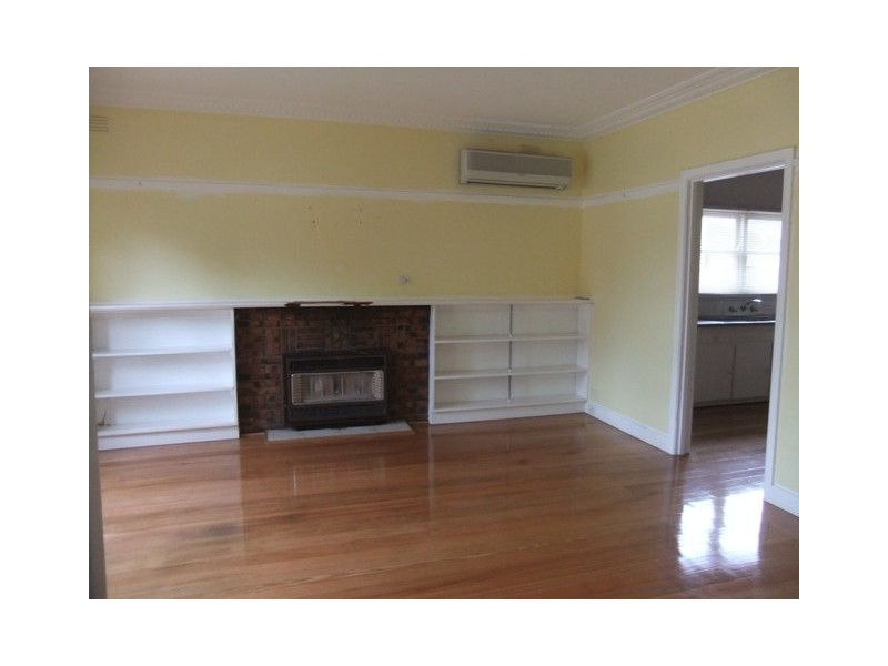 126 St Vigeons Road, Reservoir VIC 3073