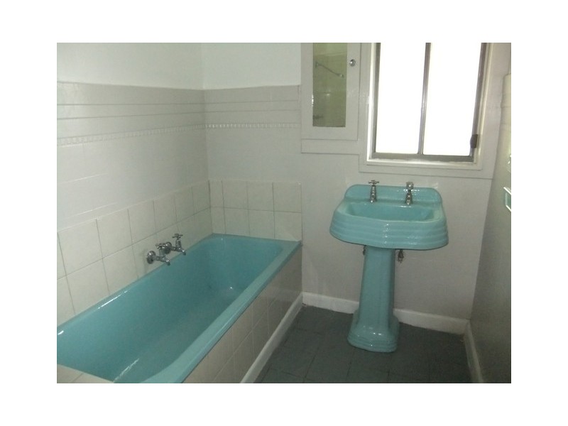 126 St Vigeons Road, Reservoir VIC 3073