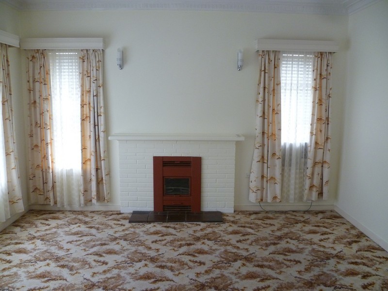 8 Lawson Street, Reservoir VIC 3073