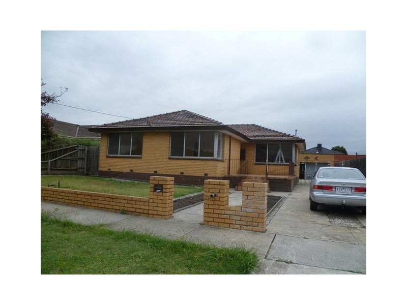 18 Halsey Street, Reservoir VIC 3073