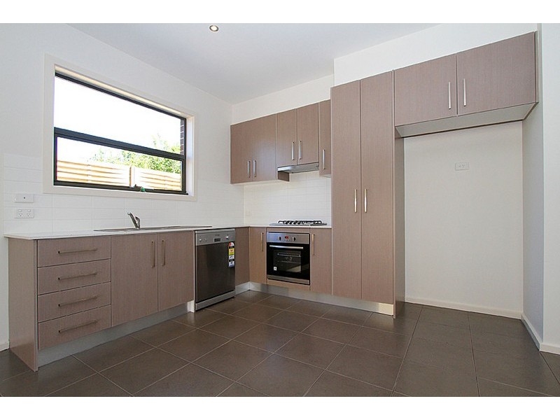 4/18 Darebin Boulevard, Reservoir VIC 3073