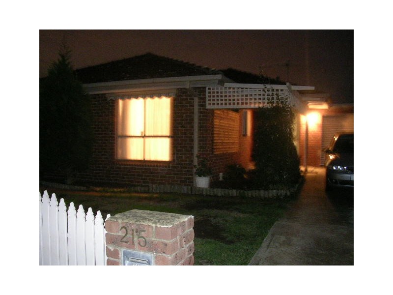 215 West Street, Glenroy VIC 3046