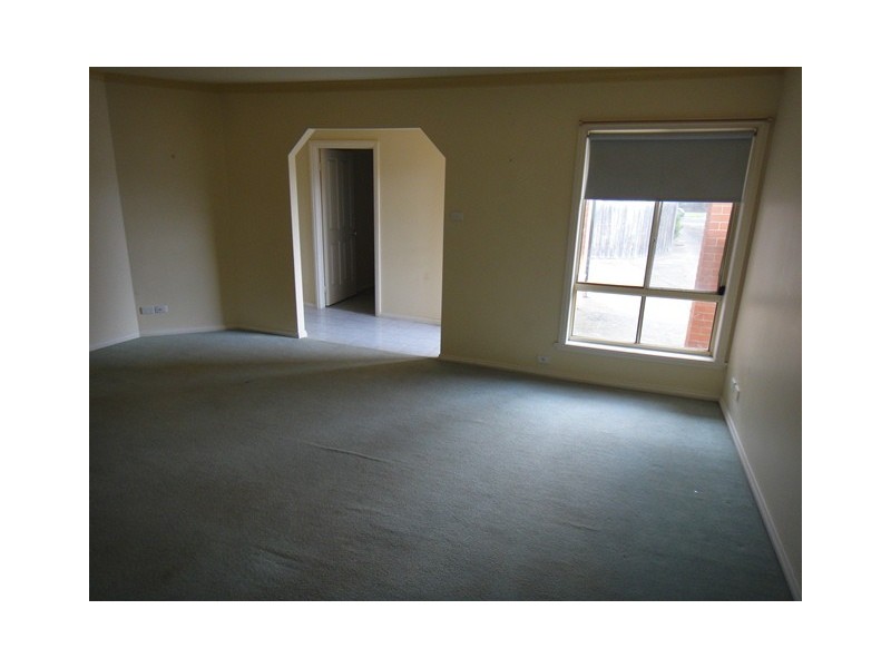 2/60 Helen Street, St Albans VIC 3021