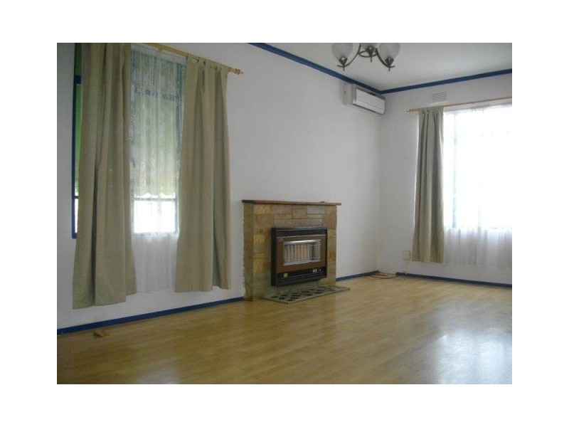 11 Dorrington Ave, Reservoir VIC 3073