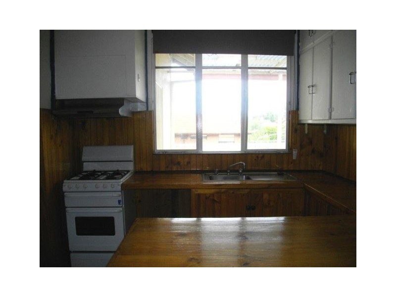 11 Dorrington Ave, Reservoir VIC 3073