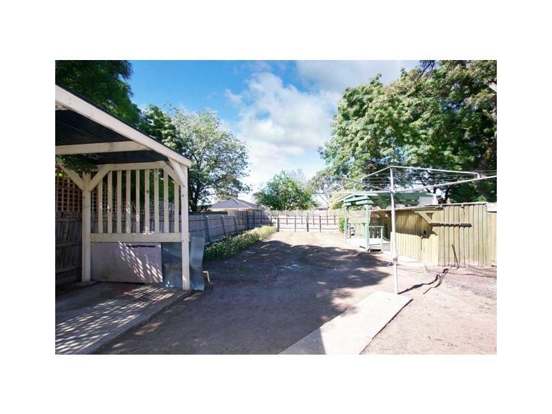 8 Killerton Crescent, Heidelberg West VIC 3081