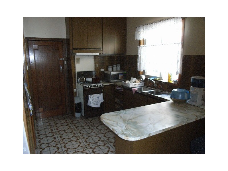 8 Stewart Street, Reservoir VIC 3073