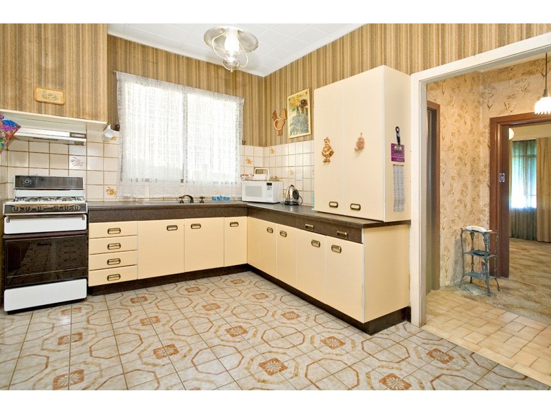 88 Summerhill Road, Reservoir VIC 3073