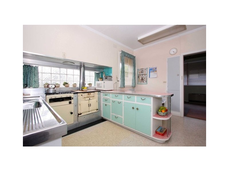 3 Army Avenue, Reservoir VIC 3073
