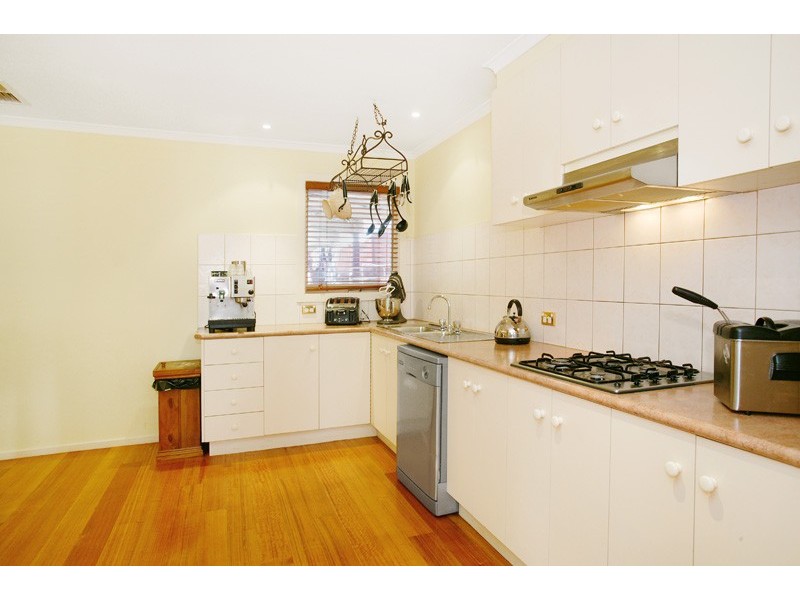 14 Aquila Grove, Roxburgh Park VIC 3064