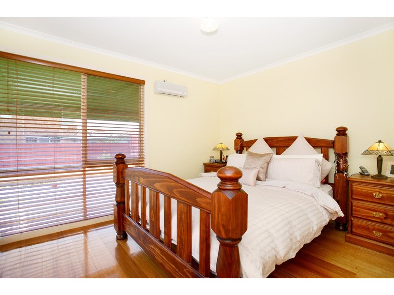 14 Aquila Grove, Roxburgh Park VIC 3064