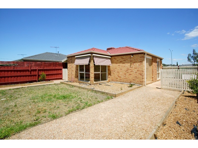 14 Aquila Grove, Roxburgh Park VIC 3064