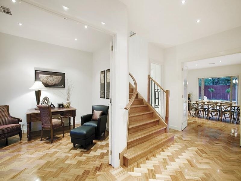 21 Violet Grove, Kew East VIC 3102