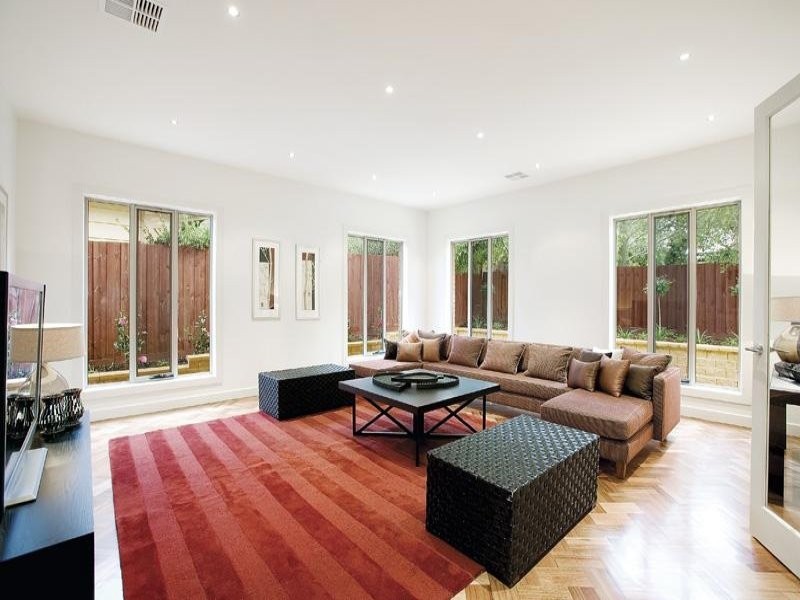 21 Violet Grove, Kew East VIC 3102