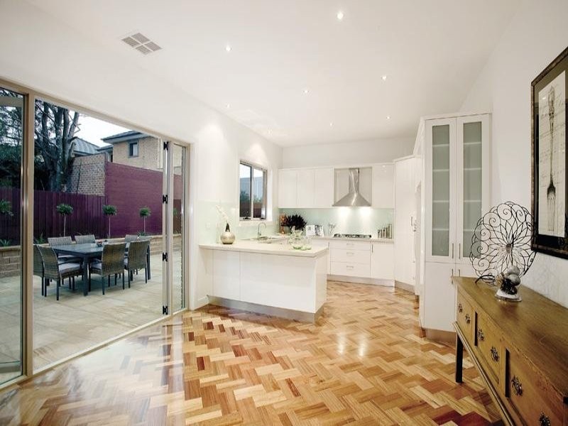 21 Violet Grove, Kew East VIC 3102