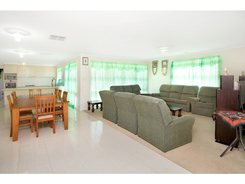 44 Tusmore Rise, Craigieburn VIC 3064