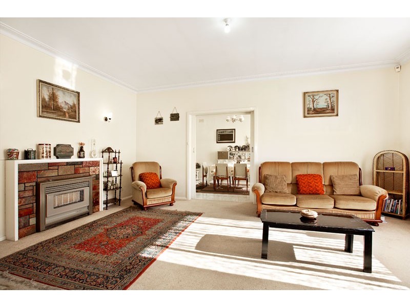 33 Merrilands Road, Reservoir VIC 3073