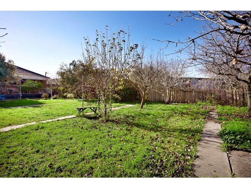 33 Merrilands Road, Reservoir VIC 3073