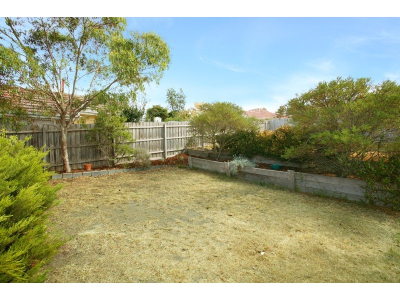 10 Moore Crescent, Reservoir VIC 3073