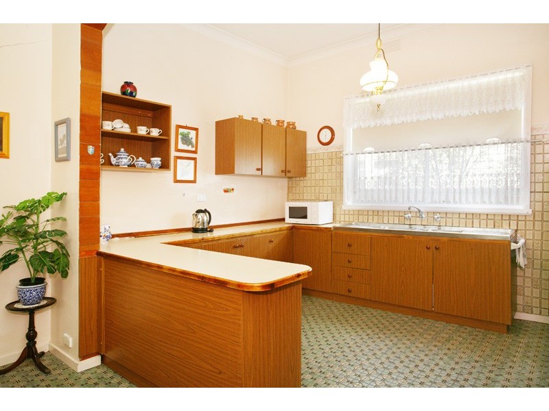 11 Bayliss Street, Preston VIC 3072