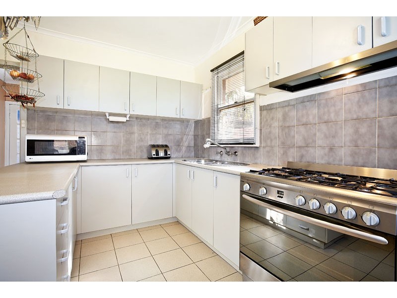 25 Laha Crescent, Preston VIC 3072