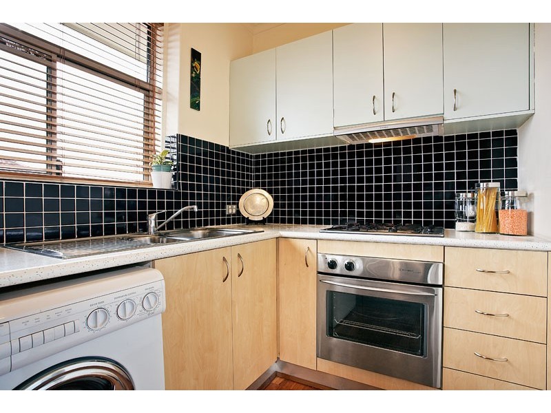 15/14 Hutton Street, Thornbury VIC 3071