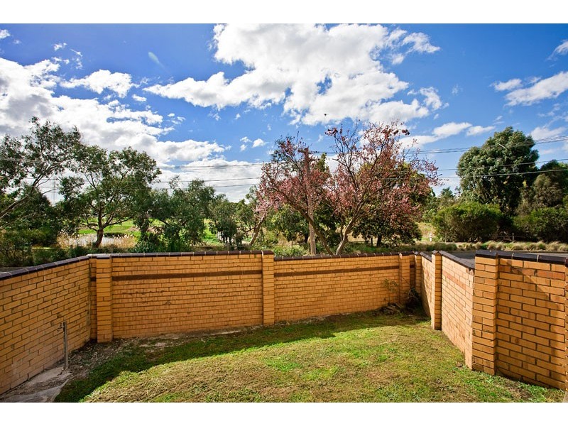 21 Ameily Crescent, Reservoir VIC 3073