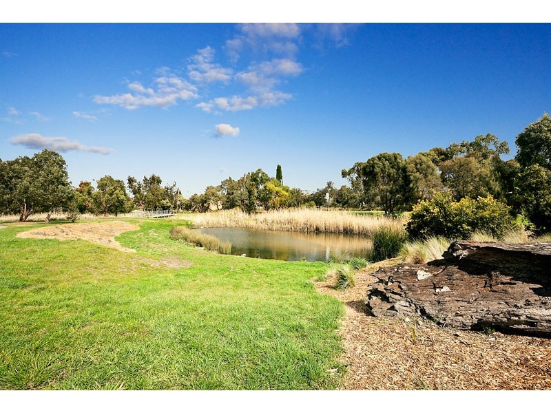 21 Ameily Crescent, Reservoir VIC 3073
