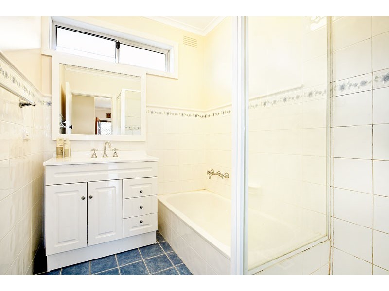 21 Ameily Crescent, Reservoir VIC 3073