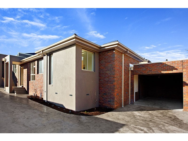 2/58 Purinuan Road, Reservoir VIC 3073