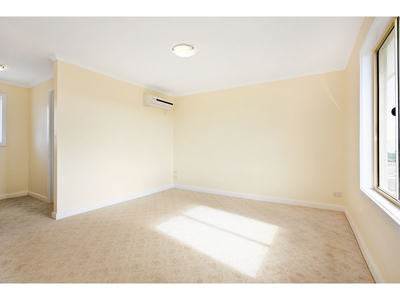 1/2 Tunaley Parade, Reservoir VIC 3073