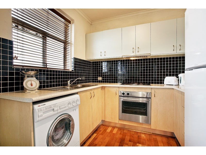 16/14 Hutton Street, Thornbury VIC 3071